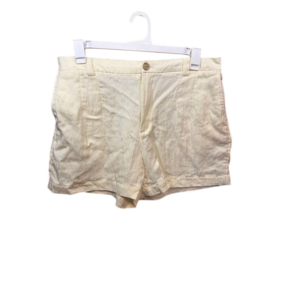 Butter Yellow A New Day Cream High Rise Tailored Shorts Womens Size 16 Off White